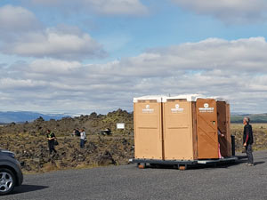 Toilettenh&auml;uschen an der Ringstra&szlig;e