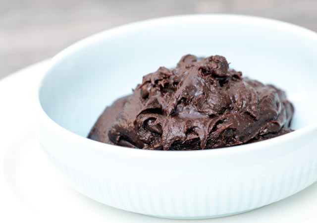 W&auml;hrend der Kuchen b&auml;ckt, kann man die Glasur vorbereiten