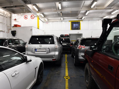 In der Nebensaison ist ausreichend Platz f&uuml;r die Autos