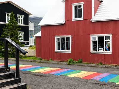 Sey&eth;isfj&ouml;r&eth;ur - Audbjorg - altes Schiff im Fjord