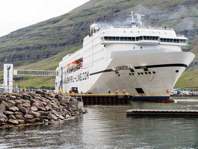 -Die MS Norr&ouml;na im Hafen von Sey&eth;isfj&ouml;r&eth;ur