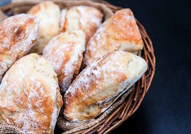 Brot und Br&ouml;tchen selbst backen | Rezept