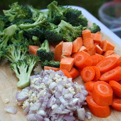 Wenn das Gem&uuml;se geschnitten ist, geht es ganz schnell mit der Zubereitung.