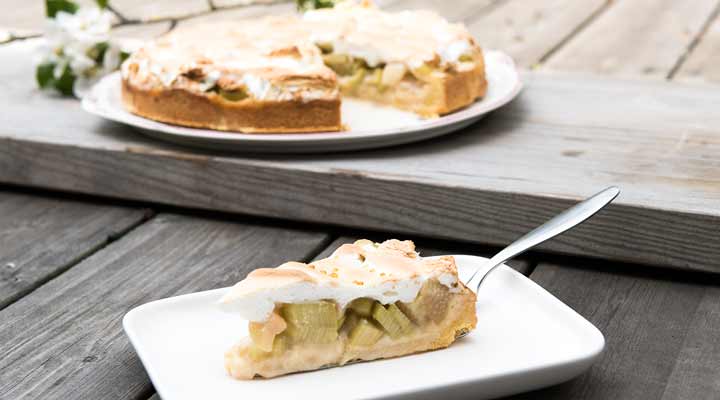 Rhabarberkuchen, saftig, s&uuml;&szlig; und herb | Rezept