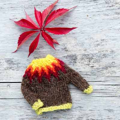 Mini-Pullover Lopapeysa Modell Fagradalsfjall als Deko