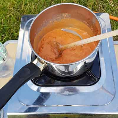 In nur 3 Minuten ist die Sauce zubereitet.