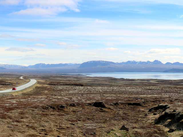 Fahrt nach Thingvellir vorbei am Thingvallavatn. 